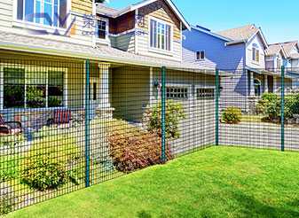 PVC coated wire mesh is suitable for fencing, garden protection, animal enclosures, construction, and decorative purposes.