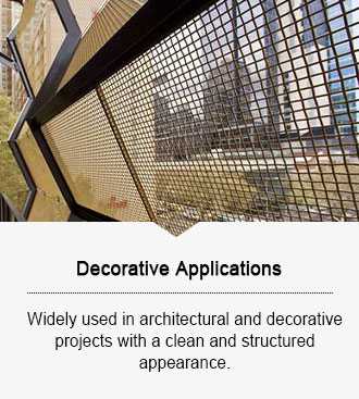 Stainless steel crimped wire mesh is used for decoration, protection, and general applications, while heavy-duty stainless steel mesh is designed for high-impact screening in mining and industrial environments.