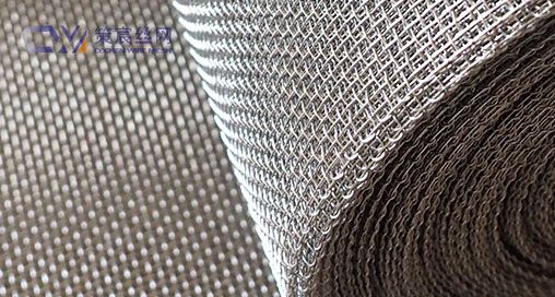 Edge-bound plain weave stainless steel mesh